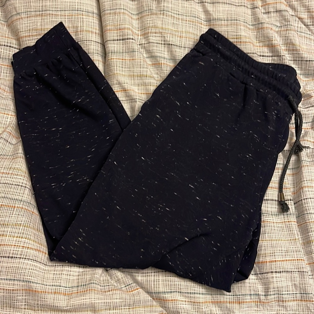 Saks fifth avenue navy speckled joggers